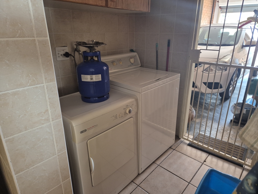 2 Bedroom Property for Sale in Flamwood North West